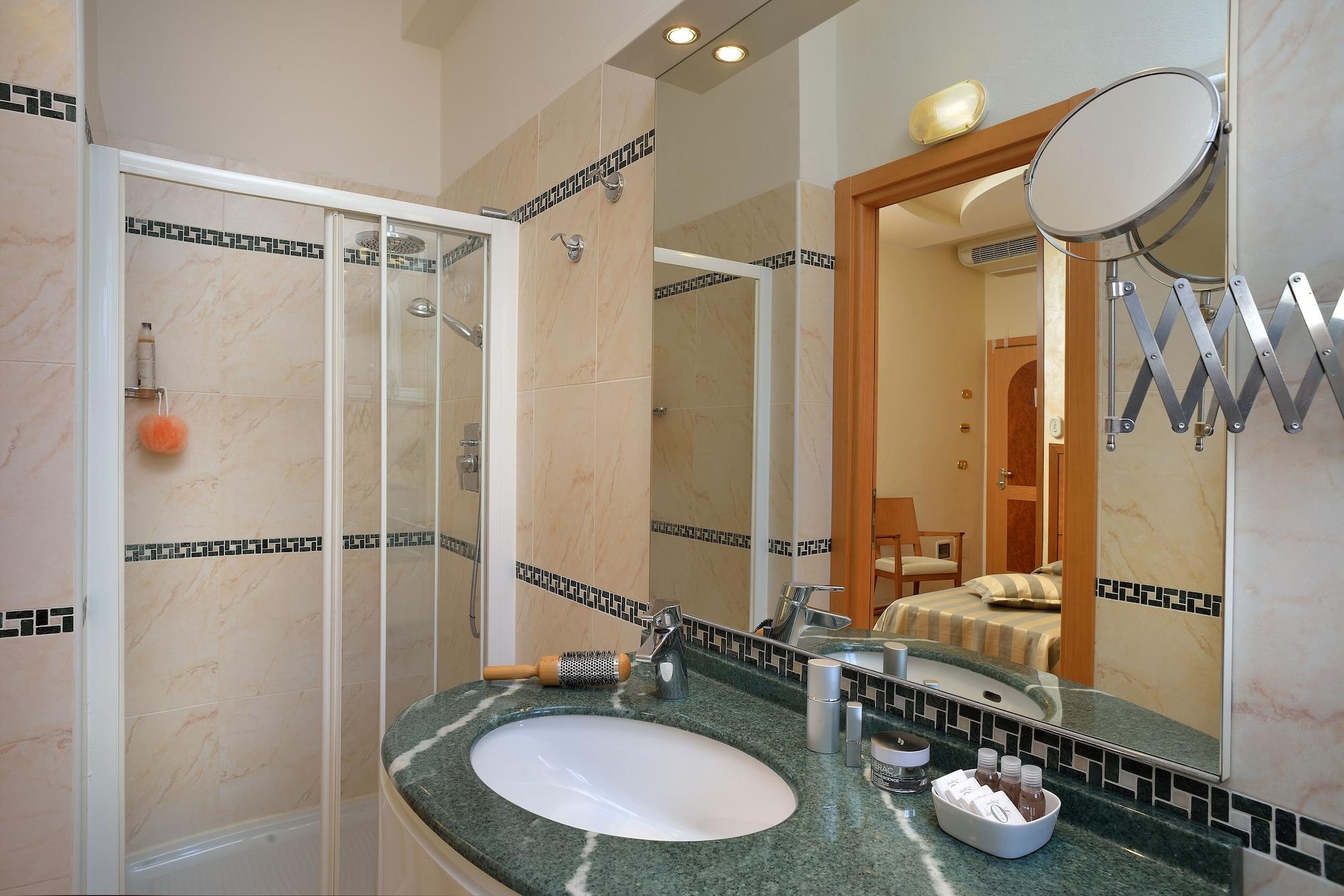 Astor Hotel Bologna Ngoại thất bức ảnh